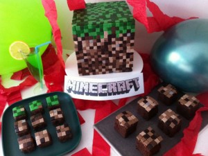 Minecraft Cake: Howtocookthat.net