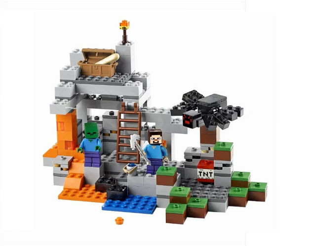 Photos Of The Upcoming Lego Minecraft Sets