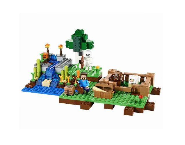 Photos Of The Upcoming Lego Minecraft Sets