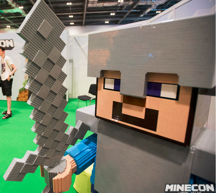 Minecon-2015-Minecraft-armor-sword-Gearcraft
