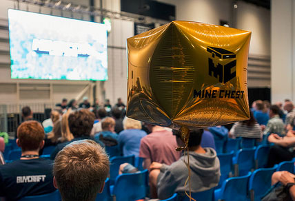 Minecon-2015-Minecraft-gold-balloon-Gearcraft